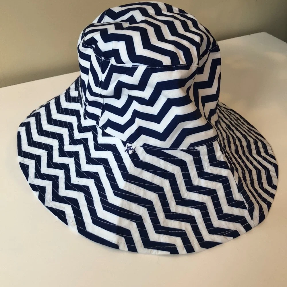 Chevron blue white bucket style summer beach casual lightweight hat preppy